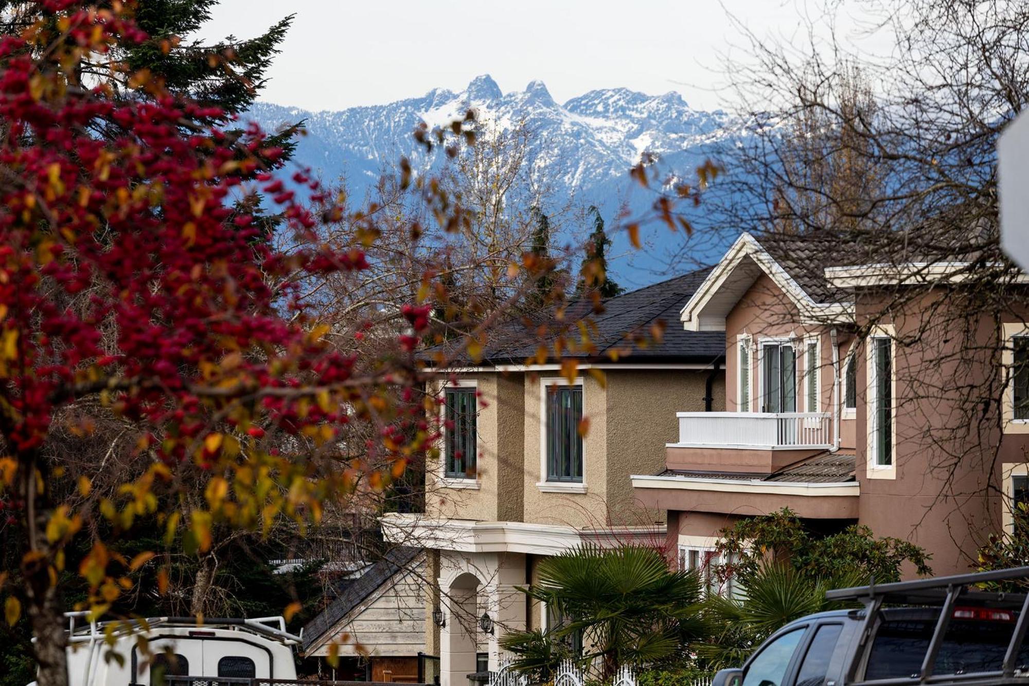 Modern West Coast Contemporary Suite Vancouver Exterior photo