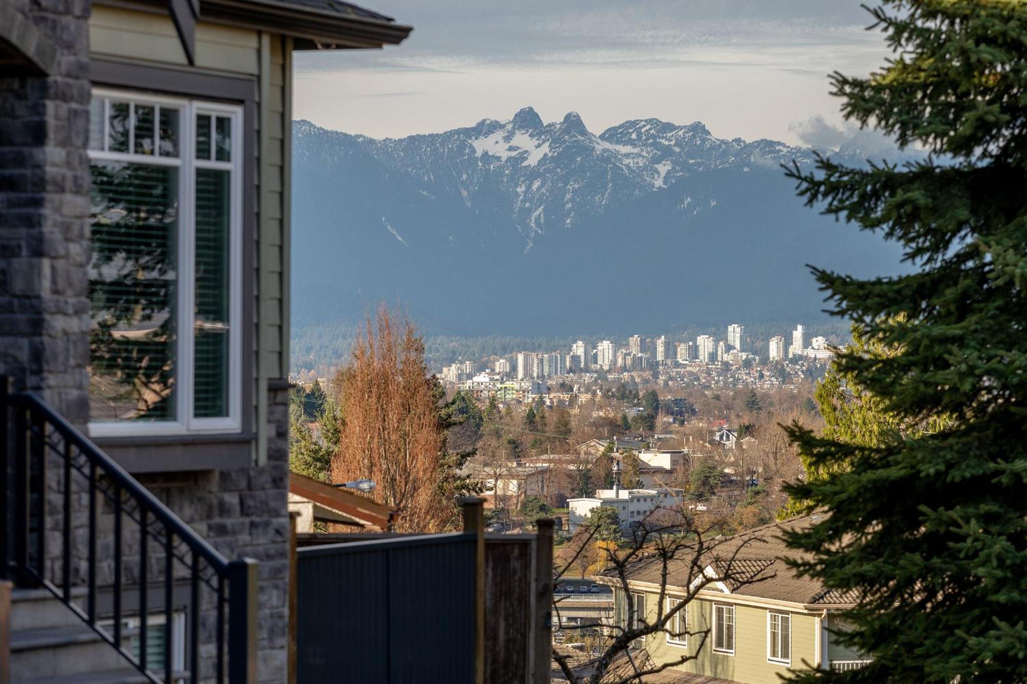 Modern West Coast Contemporary Suite Vancouver Exterior photo